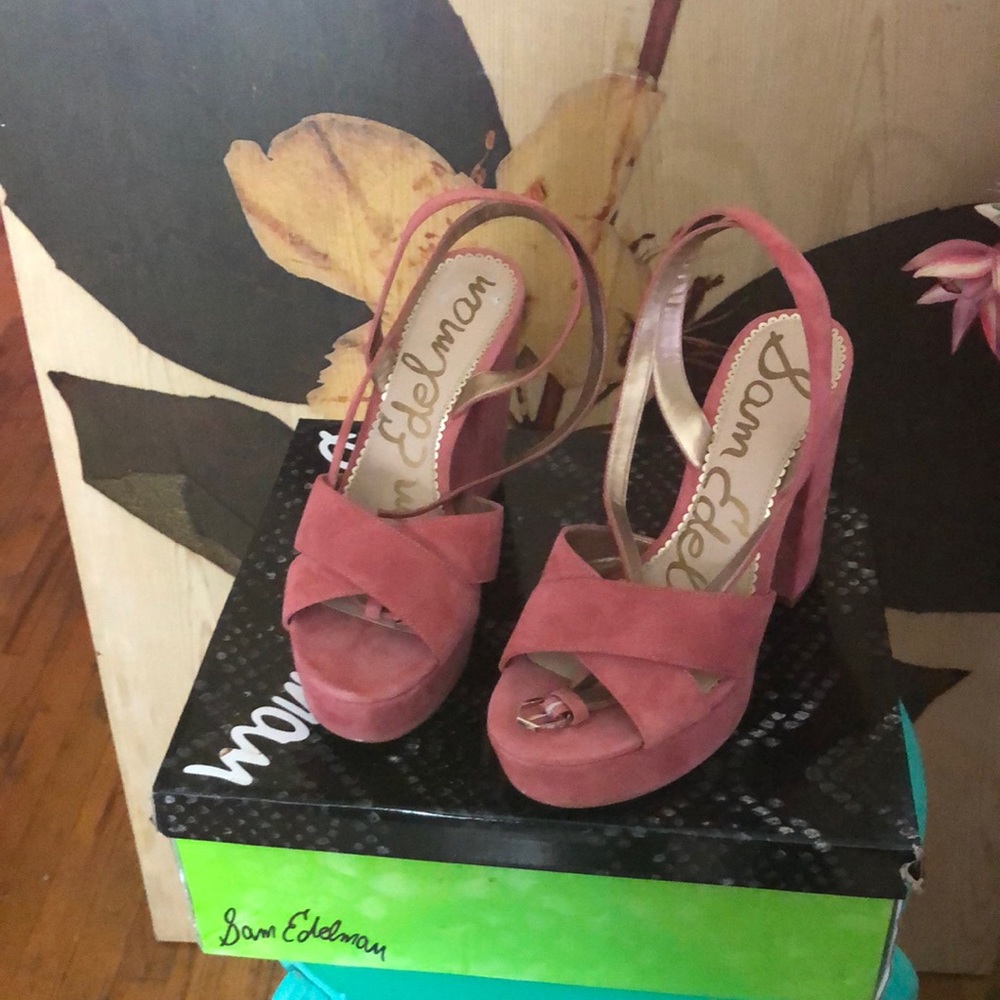 Mara Coral Suede Shoes